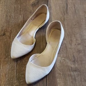 Nude flats